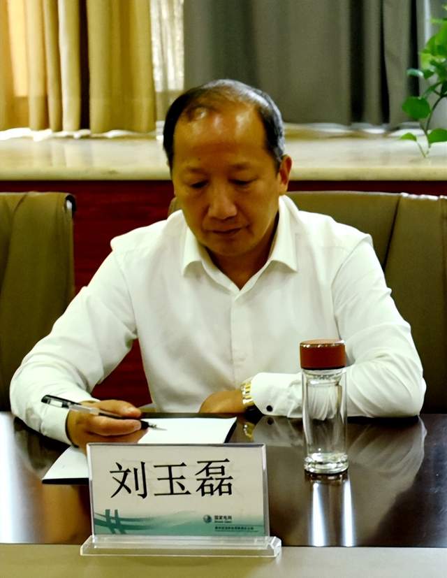 心怀桑梓不忘本 建功故里报乡情(图1)
