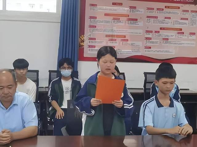 学雷锋践初心，爱心助学暖校园——爱心企业家慷慨解囊帮扶困难学子(图7)