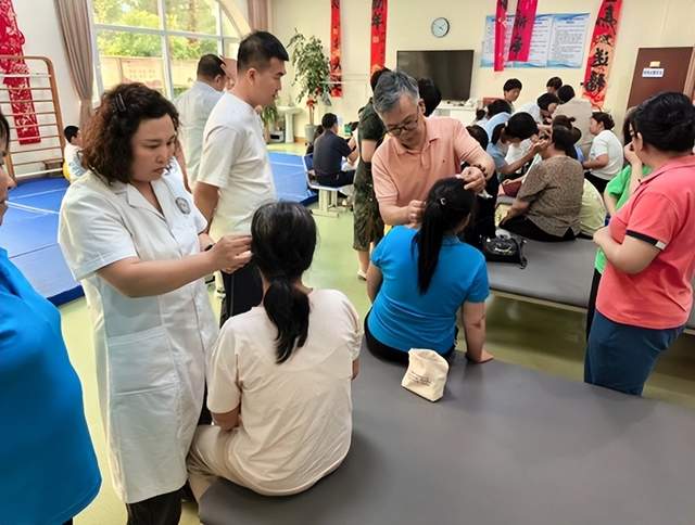 《中华食养与平衡健康》学术会议与公益义诊系列活动隆重举行(图3)