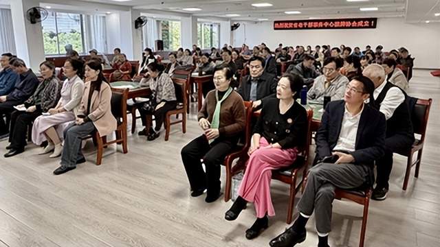莫道桑榆晚，为霞尚满天｜这堂高级思维课，让每一张牌都充满了智慧的温度(图3)