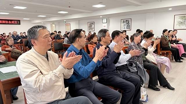 莫道桑榆晚，为霞尚满天｜这堂高级思维课，让每一张牌都充满了智慧的温度(图1)