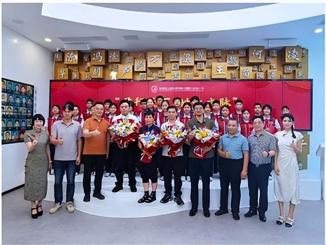 “巢皇十德·红儒五境”走进校园助力文化强国(图2)