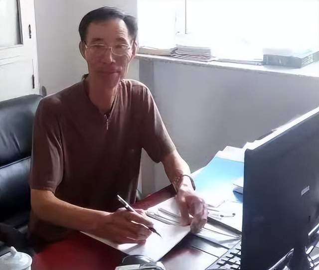银发映初心 退休不褪色——黑龙江杜尔伯特县教育关工委五老巩树生关爱青少年事迹(图1) 银发映初心 退休不褪色——黑龙江杜尔伯特县教育关工委五老巩树生关爱青少年事迹(图1)