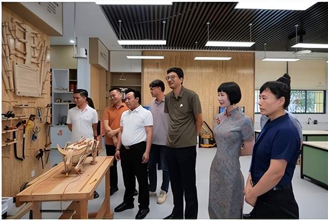 “巢皇十德·红儒五境”走进校园助力文化强国(图5)