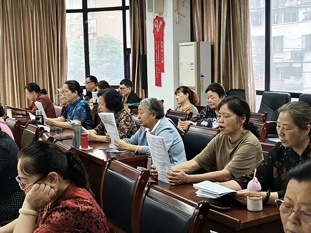 “福彩暖心助邻里，红歌润心共欢唱”富雅坪社区红歌课堂活动圆满举行(图2)