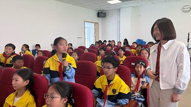 旗帜阅读书香润心 墨宝传情阅启新程——雄安雄东爱景小学世界读书日活动(图5)