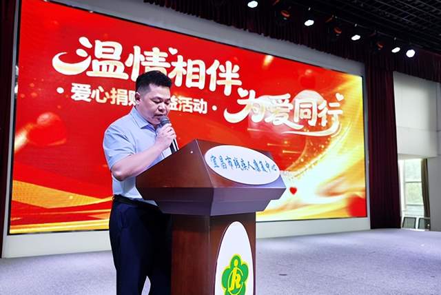 温情相伴 为爱同行！点军特校开展研学公益活动 爱心企业捐赠两百套校服(图2)