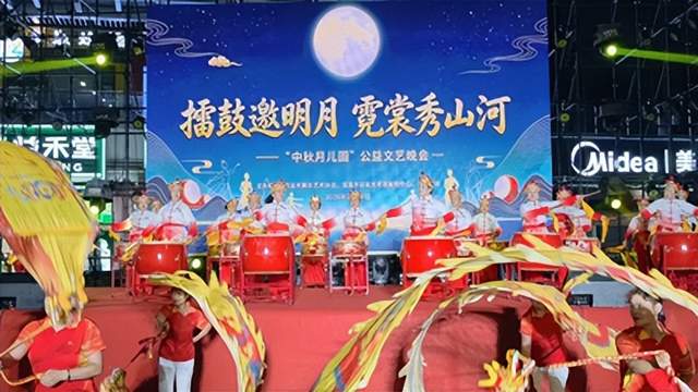 擂鼓邀明月 霓裳秀山河(图1) 擂鼓邀明月 霓裳秀山河(图1)