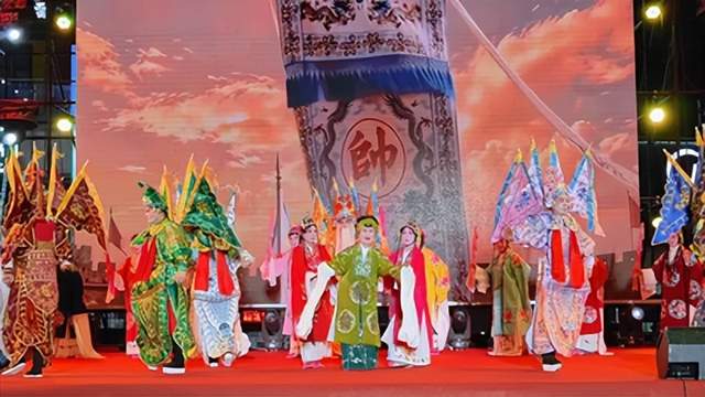 擂鼓邀明月 霓裳秀山河(图12) 擂鼓邀明月 霓裳秀山河(图12)