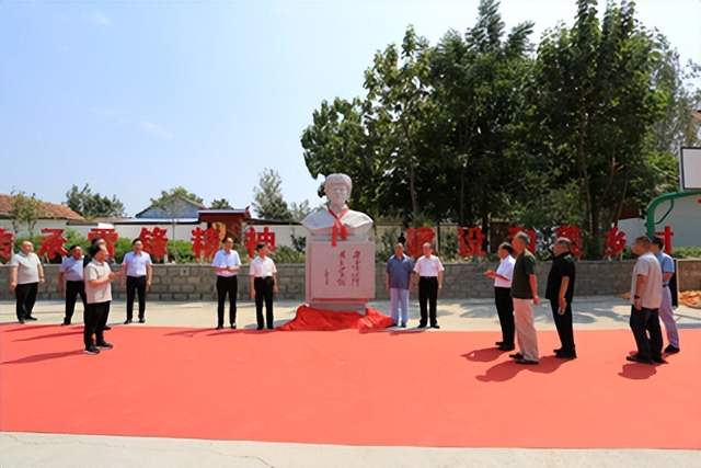 枣庄市峄城区阴平镇东楼村举行雷锋像揭幕仪式 传承雷锋精神 赋能和美乡村建设(图10)