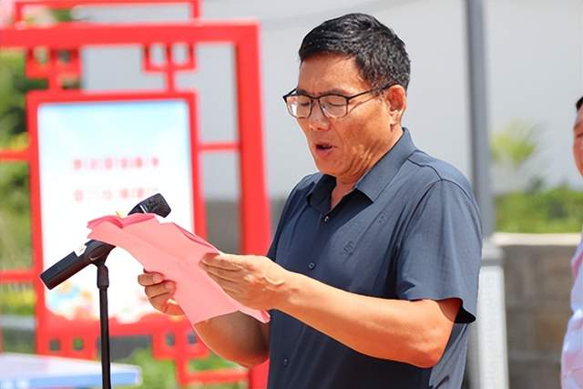 枣庄市峄城区阴平镇东楼村举行雷锋像揭幕仪式 传承雷锋精神 赋能和美乡村建设(图2)