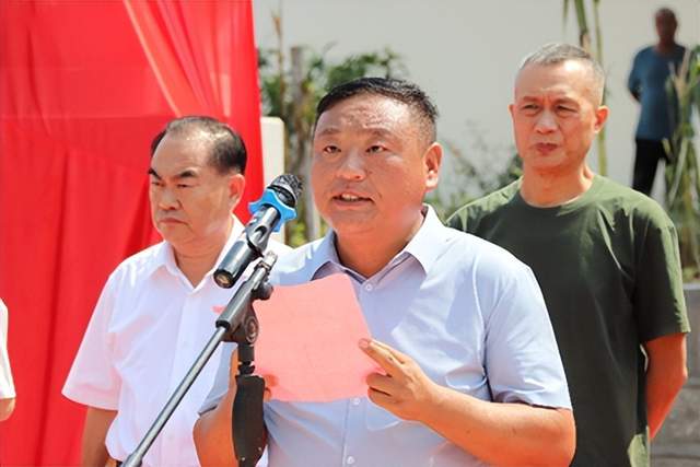 枣庄市峄城区阴平镇东楼村举行雷锋像揭幕仪式 传承雷锋精神 赋能和美乡村建设(图6)