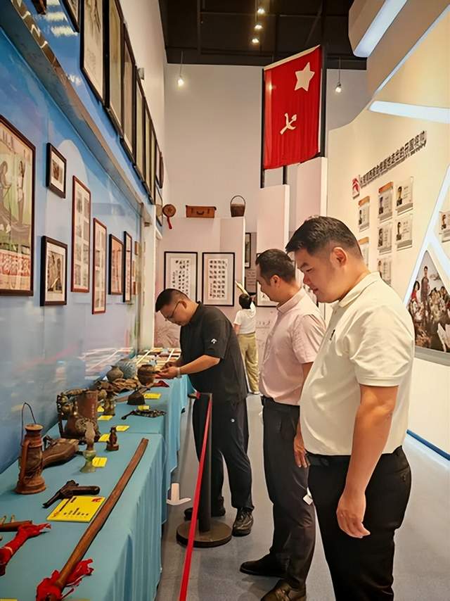 赓续红色血脉、传承英雄精神——荆州《遍地英雄》平安红色记忆历史主题展馆开馆(图5)