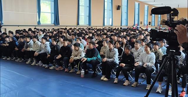 烽火铸魂，锋骨润心：英雄精神照亮体育后备人才成长之路(图1)
