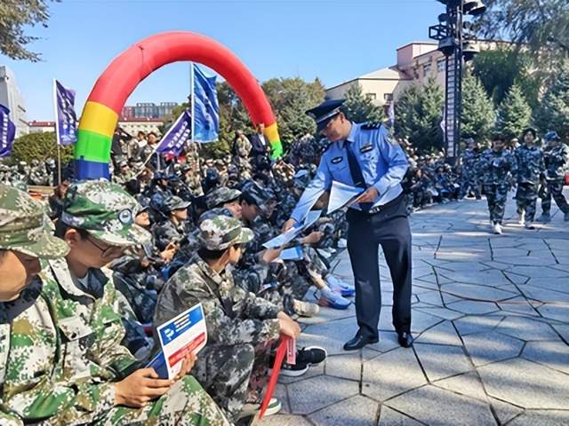宣讲润民心 平安护鹤城——齐齐哈尔公安依托主题宣讲织密全域安全防护网(图2)