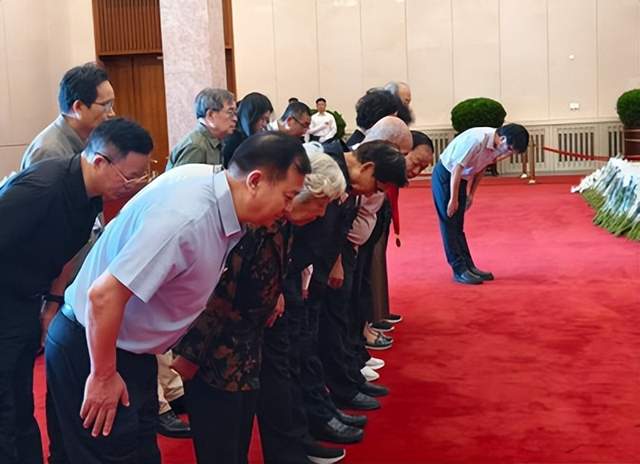 缅怀领袖伟业、赓续中朝友谊主题教育系列活动在京隆重举行(图4) 缅怀领袖伟业、赓续中朝友谊主题教育系列活动在京隆重举行(图4)