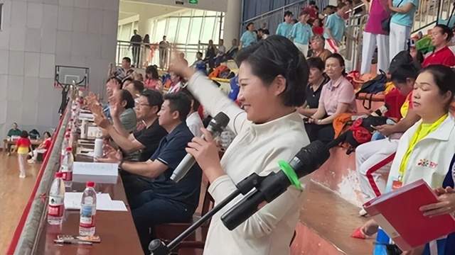 龙腾峡江焕新彩，文体交融谱新篇。5月23日上午，2026第二届“长江杯”全国鞭陀龙精英赛在湖北宜昌市秭归县体育馆隆重开赛。  龙腾三峡 逐梦大江 2026第二届“长江杯”全国鞭陀龙精英赛在湖北秭归盛大(图8)