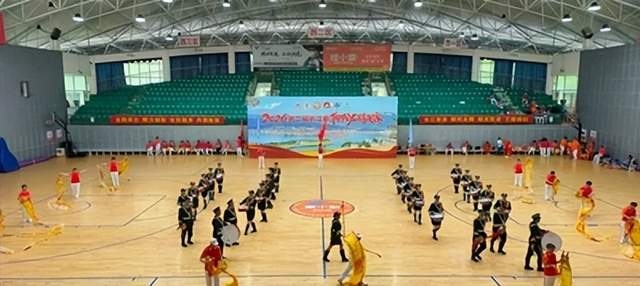 龙腾峡江焕新彩，文体交融谱新篇。5月23日上午，2026第二届“长江杯”全国鞭陀龙精英赛在湖北宜昌市秭归县体育馆隆重开赛。  龙腾三峡 逐梦大江 2026第二届“长江杯”全国鞭陀龙精英赛在湖北秭归盛大(图13)