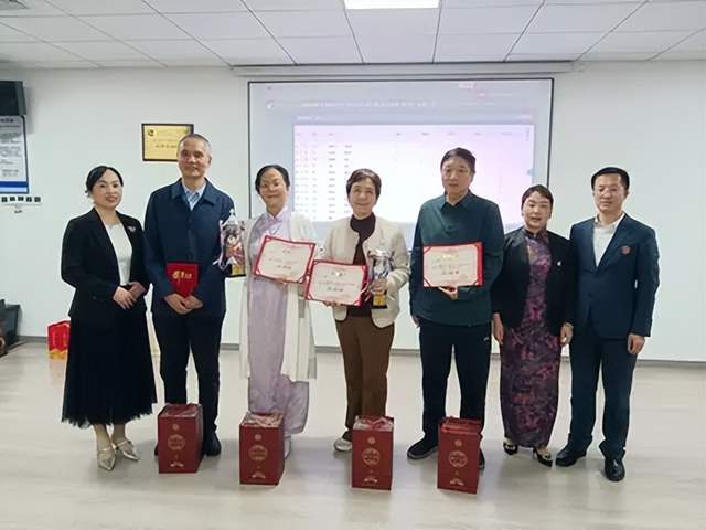 庆祝湖南省老干部事务中心掼牌协会成立首届友谊赛圆满举行(图3)