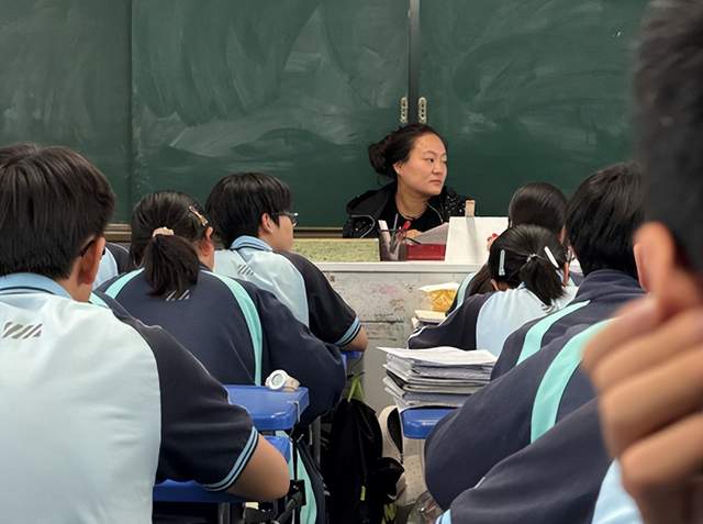 忍痛坚守三尺讲台 丹心护航学子中考——江苏建湖汇文初级中学教师夏惠雯暖心事迹纪实(图1)