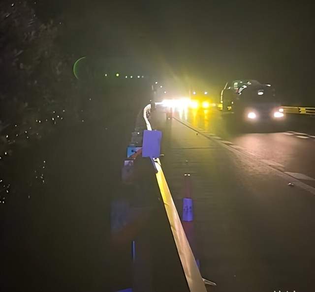 浙江交通集团绍兴中心天台驻地 连夜应急救援爆胎车辆守护平安(图3)