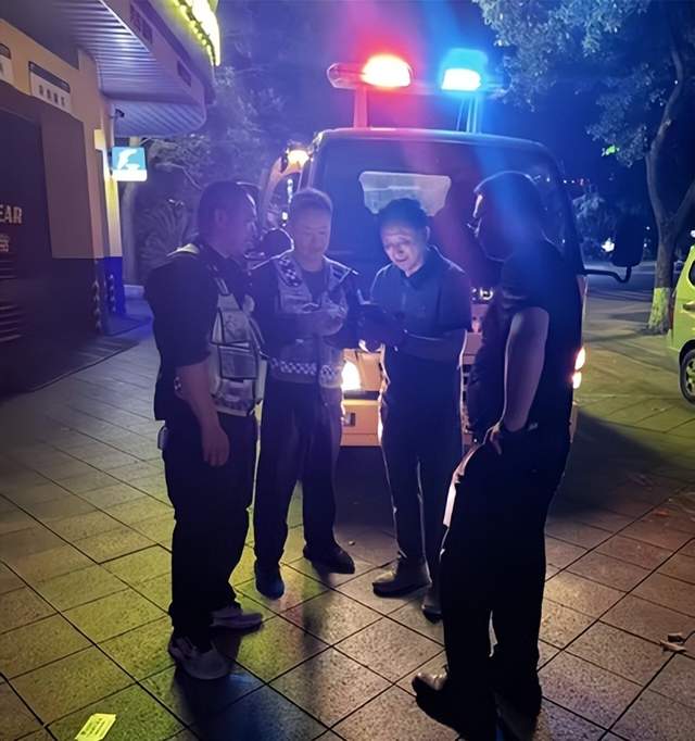 浙江交通集团绍兴中心天台驻地 连夜应急救援爆胎车辆守护平安(图5)